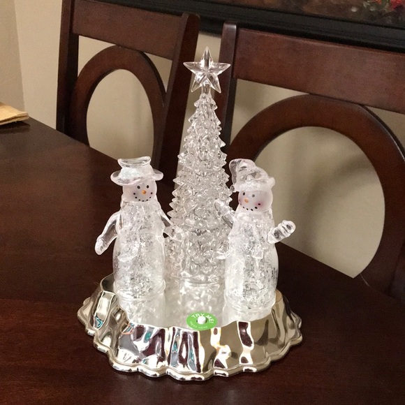 Happy Holidays Light-Up Scene - Picture 3 of 11